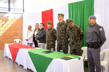 Foto - Solenidade de Compromisso à Bandeira dos Dispensados do Serviço Militar