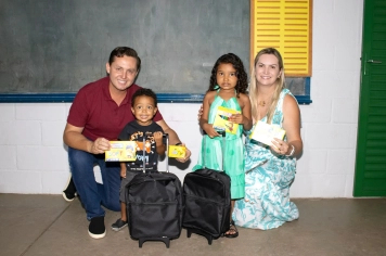 Foto - Entrega Kit Escolar Santa Terezinha