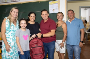 Foto - Entrega Kit Escolar Santa Terezinha