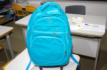 Foto - Entrega Kit Escolar Santa Terezinha