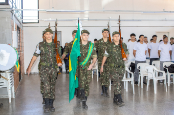 Foto - Solenidade de Compromisso à Bandeira dos Dispensados do Serviço Militar