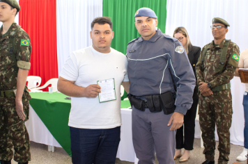 Foto - Solenidade de Compromisso à Bandeira dos Dispensados do Serviço Militar