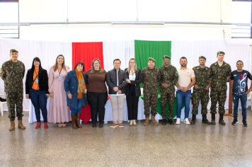 Foto - Solenidade de Compromisso à Bandeira dos Dispensados do Serviço Militar