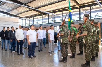 Foto - Solenidade de Compromisso à Bandeira dos Dispensados do Serviço Militar