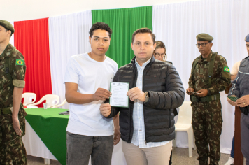 Foto - Solenidade de Compromisso à Bandeira dos Dispensados do Serviço Militar