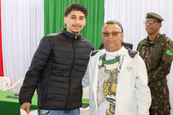 Foto - Solenidade de Compromisso à Bandeira dos Dispensados do Serviço Militar